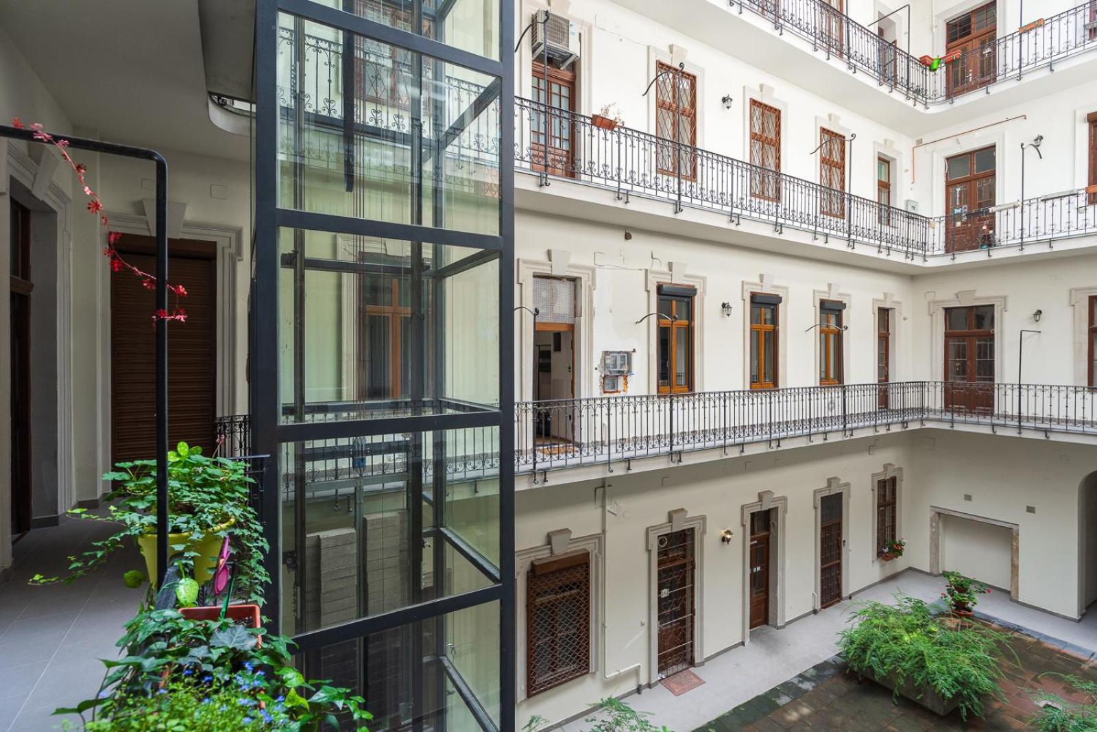 Apartamento Luxury Peaceful By The St Stephen's Basilica Budapeste